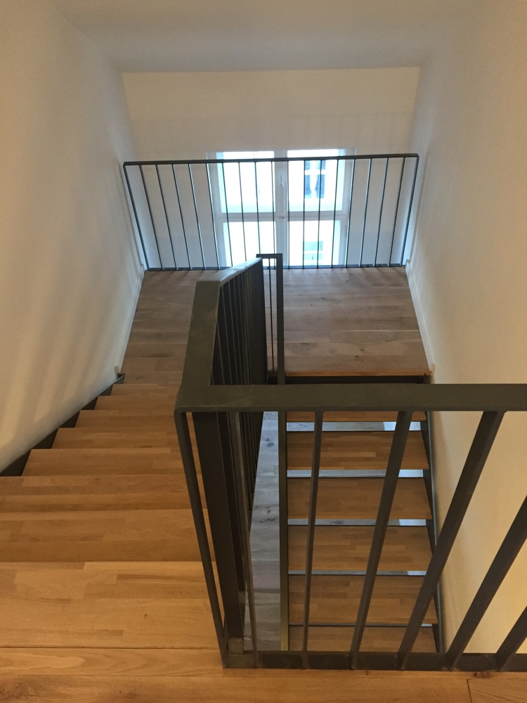 Wohnen im Szenekiez: Exklusive Dachgeschosswohnung mit Dachterrasse