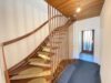 Schönes Reihenhaus mit  Garten und Garage - perfekt für die kleine Familie *renovierungsbedürftig* - Treppe