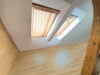 Schöne Dachgeschoss-Wohnung mit Dachbodenreserve und hübschem Balkon - Büro