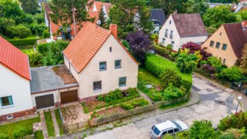 Perfekt für die Familie in Lichterfelde: Teilsaniertes Einfamilienhaus in grüner Wohnlage, 12209 Berlin, Einfamilienhaus