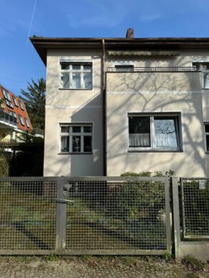 Charmantes Potenzial: Zweifamilienhaus in Top-Lage – Ideal für Renovierer und Familien!, 12307 Berlin / Lichtenrade, Zweifamilienhaus