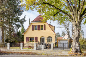 Modernisiert und charmant: EFH mit zusätzlichen Bauoptionen auf großzügigem Grundstück, 12307 Berlin, Einfamilienhaus