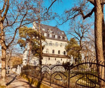 Ehemaliges „Kloster“ auf 3.000 m²!, 12683 Berlin, Maisonettewohnung