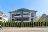 3-Zimmer-Komfort mit Balkon, TG-Stellplatz & moderner Küche – Baujahr 2002 ✨ - Außenansicht