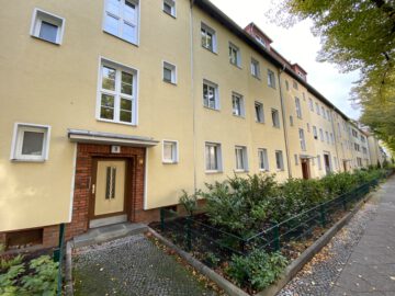 Gepflegtes Mehrfamilienhaus in guter Wohnlage mit Neubaupotenzial und DG-Ausbaureserve, 12105 Berlin, Mehrfamilienhaus