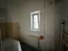 Top Kapitalanlage: Mehrfamilienhaus mit 4 Wohneinheiten auf großem Grundstück * 1 Leerwohnung* - Bad_Sanierungswohnung