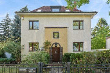 Familienparadies in Lichtenrade: Großes Grundstück & 3 freie Wohnungen für Ihre Zukunft!, 12305 Berlin / Lichtenrade, Mehrfamilienhaus
